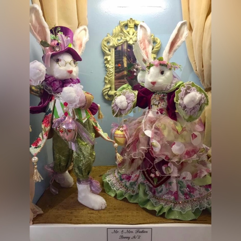 Mark Roberts Elegant Bunnies